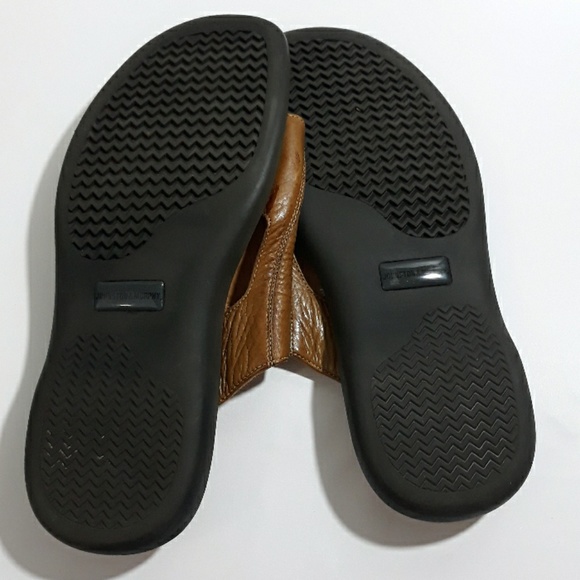 JOHNSTON AND MURPHY leather loafers as 12M - Picture 6 of 9